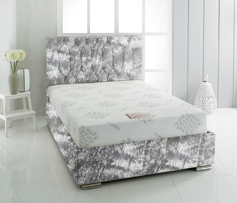 Small double crushed velvet bed Clearance